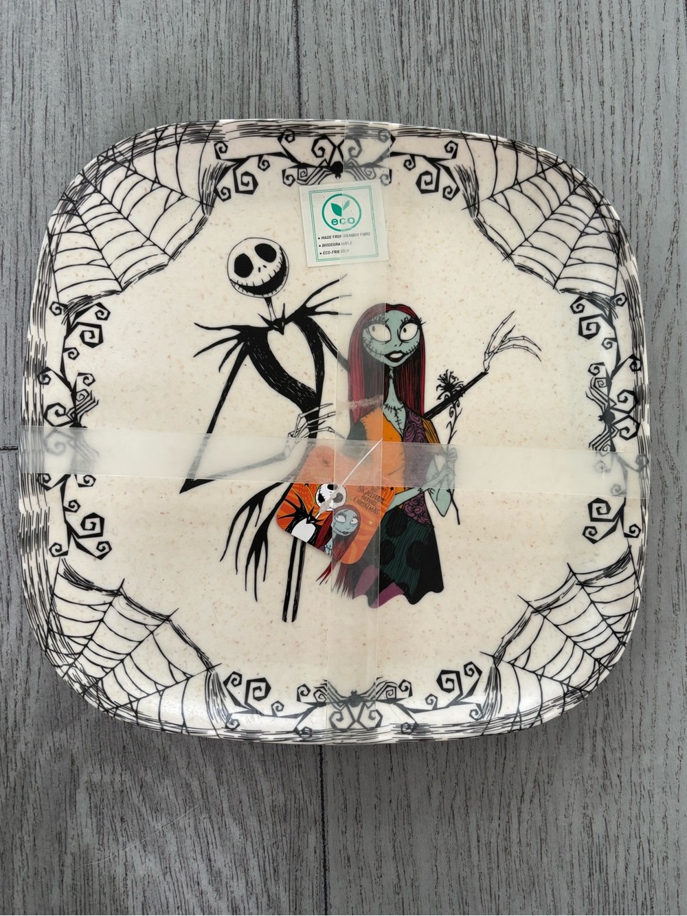 Nightmare Before Christmas plates set of 4. BNWT! Official licensed.